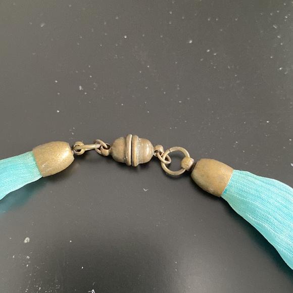 Costume jewelry necklace with glass pendant. Murano maybe. I don’t remember. - Picture 2 of 4